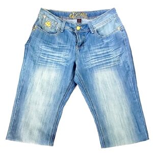 House of Dereon Low Rise Factory Crinkle and Fading Jeans Size 8
